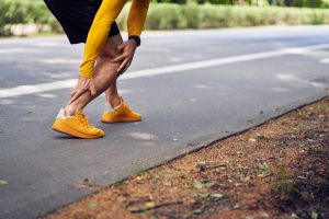 How Compression Shorts Help Runners with Achilles Tendonitis