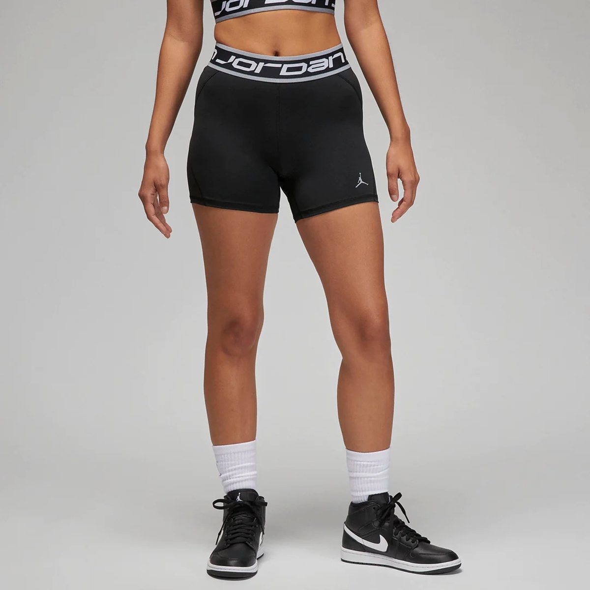 14 Superior Women’s Compression Shorts For 2023